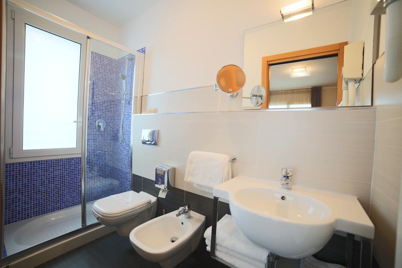 Hotel Caribia Pinarella Cervia Kültér fotó