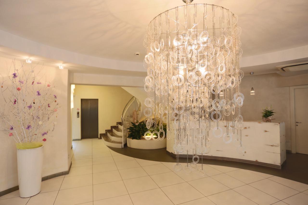Hotel Caribia Pinarella Cervia Kültér fotó